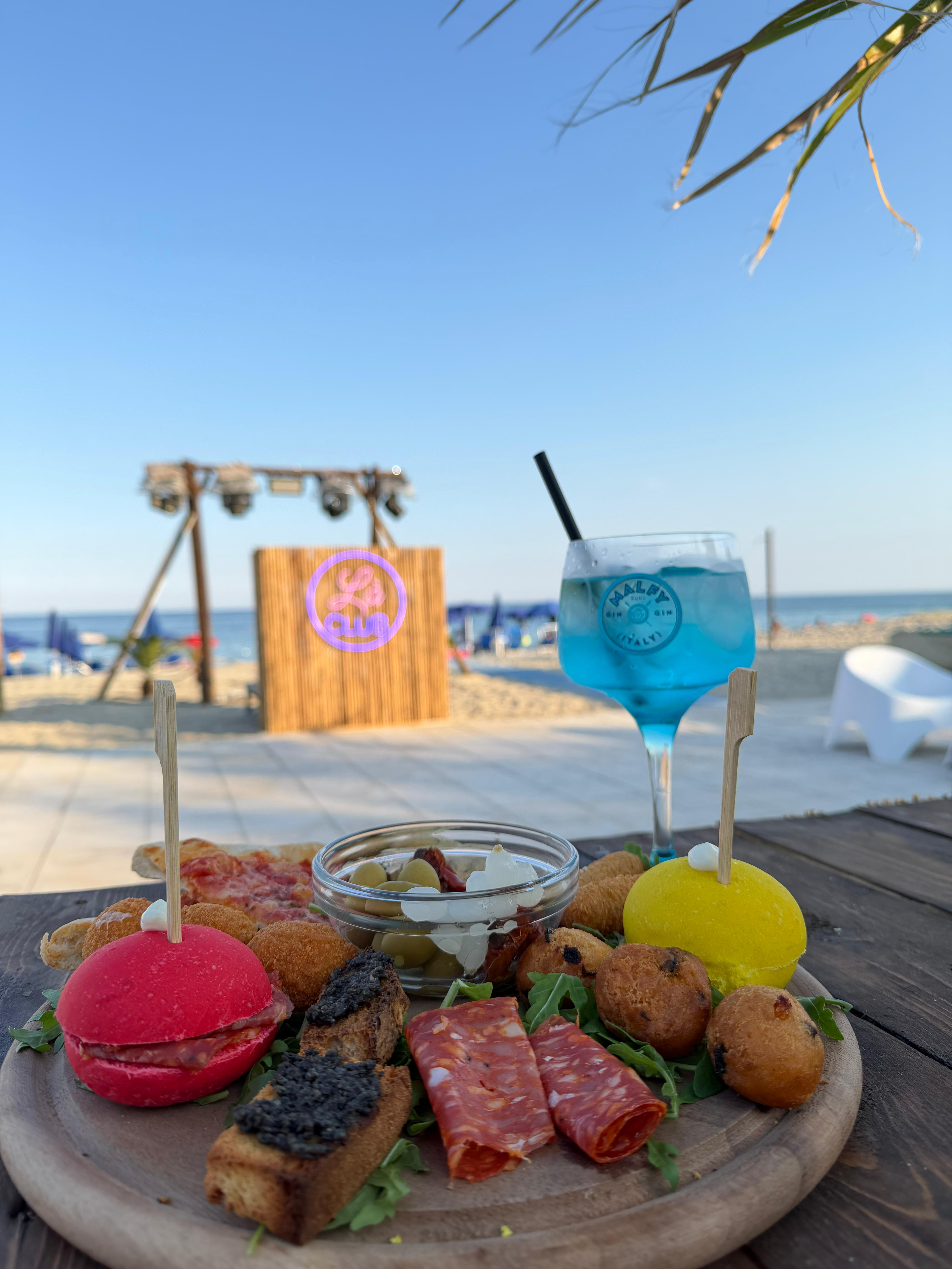 Pranzo al Là CLUB
